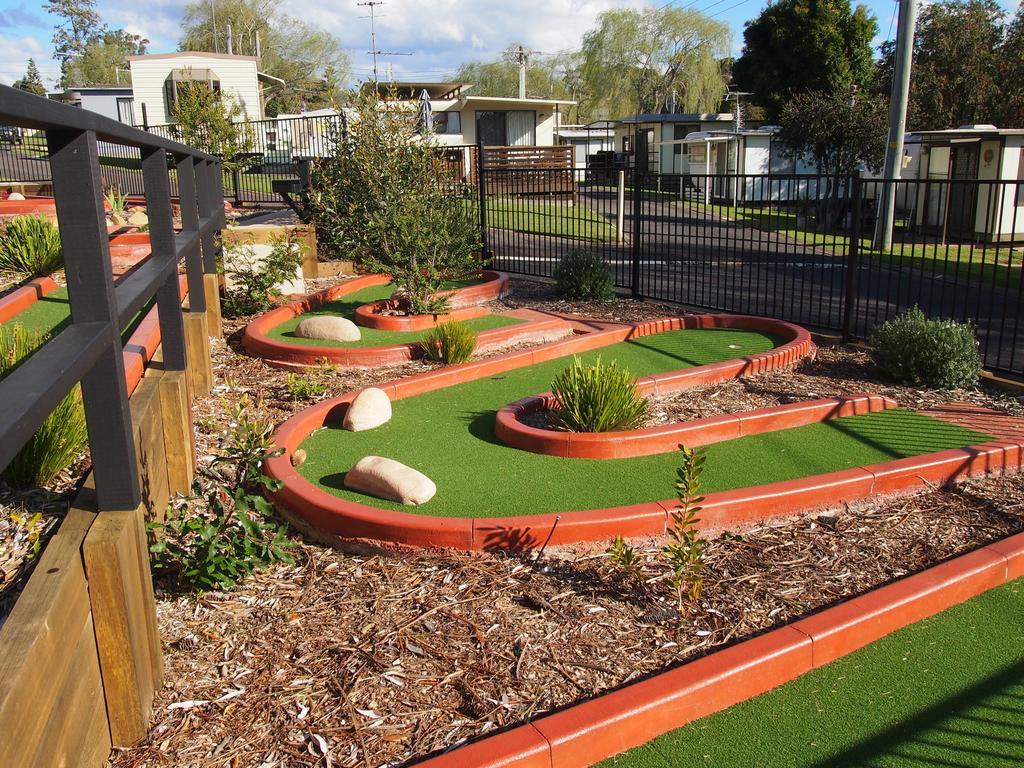 Pleasurelea Tourist Resort & Caravan Park Batemans Bay Exterior photo